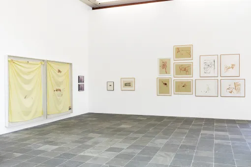 Ausstellungsraum Kunstobjekten