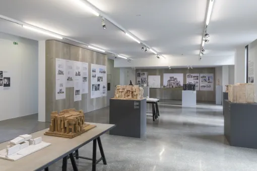 Ausstellungsansicht "WOTRUBA. Himmelwärts"