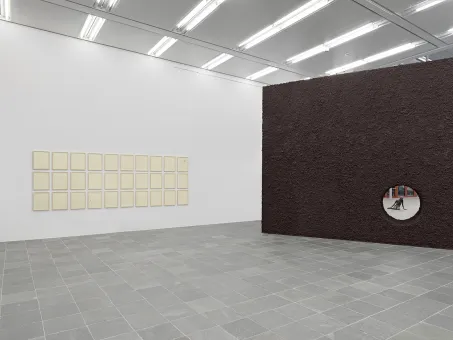 Ausstellungsansicht Ugo Rondinone im Erdgeschoss des Belvedere 21