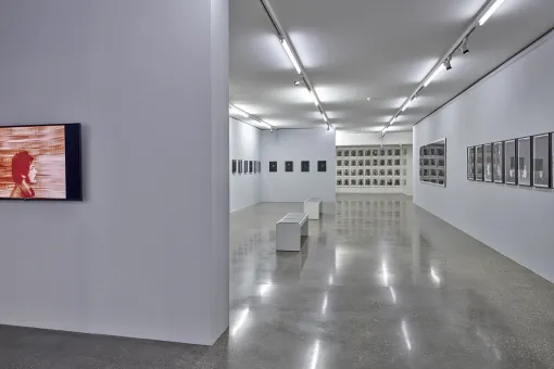 Ausstellungsansicht "Zeit gestalten. Fotografie und Film aus der Sammlung"
