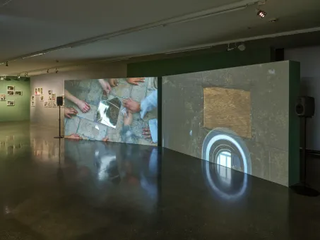 Ausstellungsansicht "Constanze Ruhm. Come una pupilla al Variare della luce" im Belvedere 21