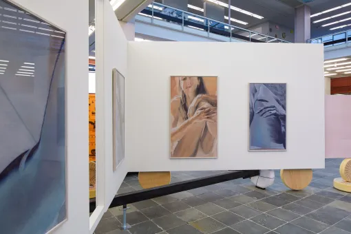 Ausstellungsansicht "Über das Neue Wiener Szenen und darüber hinaus"