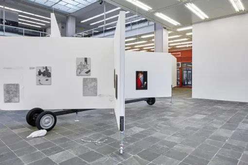 Ausstellungsansicht "Über das Neue Wiener Szenen und darüber hinaus"