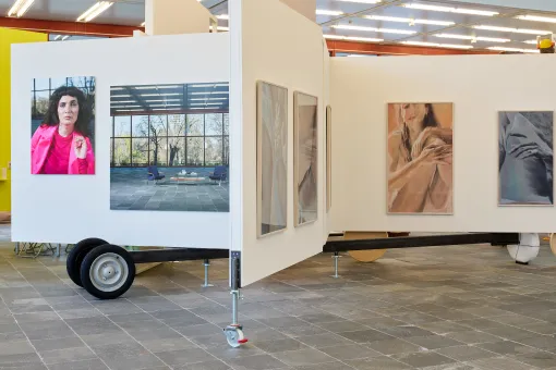 Ausstellungsansicht "Über das Neue Wiener Szenen und darüber hinaus"