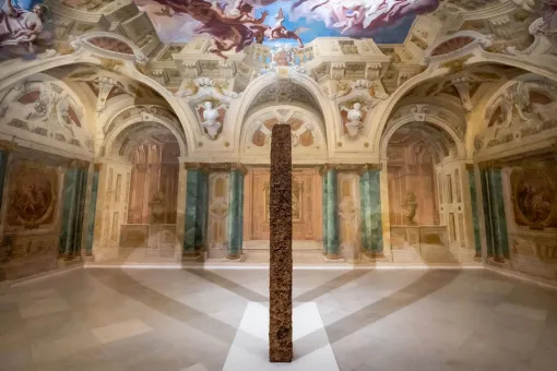 Installationsansicht "Ugo Rondinone. arched landscape"