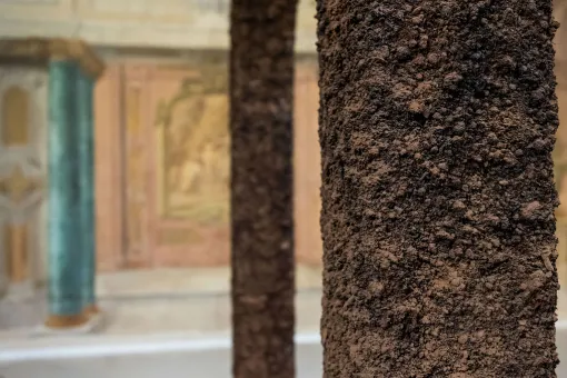 Installationsansicht "Ugo Rondinone. arched landscape"