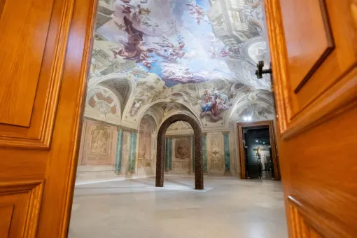Installationsansicht "Ugo Rondinone. arched landscape"
