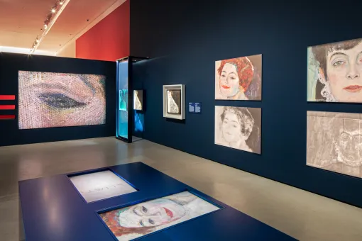 Ausstellungsansicht "Gustav Klimt – Pigment & Pixel. Mit Technologie Kunst neu entdecken", Unteres Belvedere