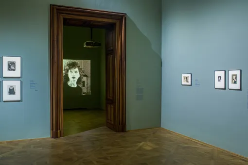Ausstellungsansicht "Radikal! Künstlerinnen* und Moderne 1910–1950", Unteres Belvedere