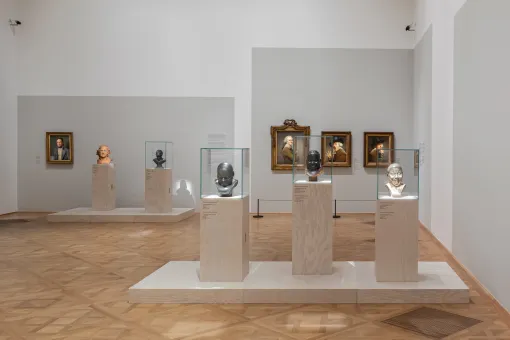 Ausstellungsansicht "Franz Xaver Messerschmidt. Mehr als Charakterköpfe", Unteres Belvedere