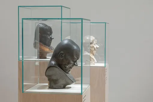 Ausstellungsansicht "Franz Xaver Messerschmidt. Mehr als Charakterköpfe", Unteres Belvedere
