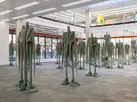 Ausstellungsansicht "Sandra Mujinga. Skin to Skin", Belvedere 21
