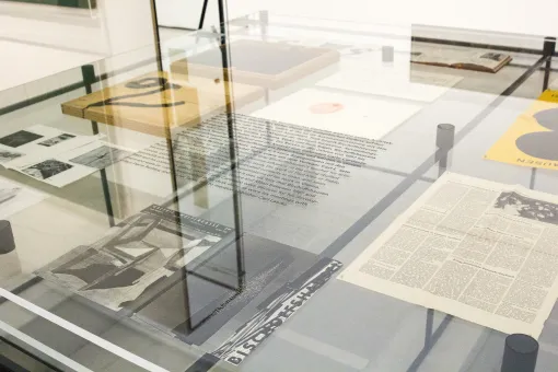 Ausstellungsdisplay: Nicole Six, Paul Petritsch