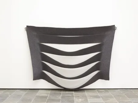 Filz und Metall/ Structural steel  183 × 305 cm  