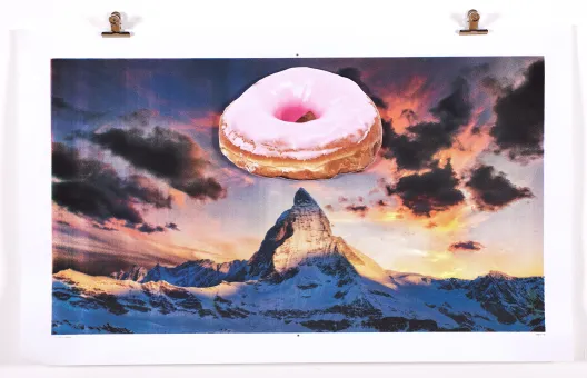 Vierfarb-Siebdruck auf Papier und Digitaldruck auf Kapaboard,   90 x 50 cm