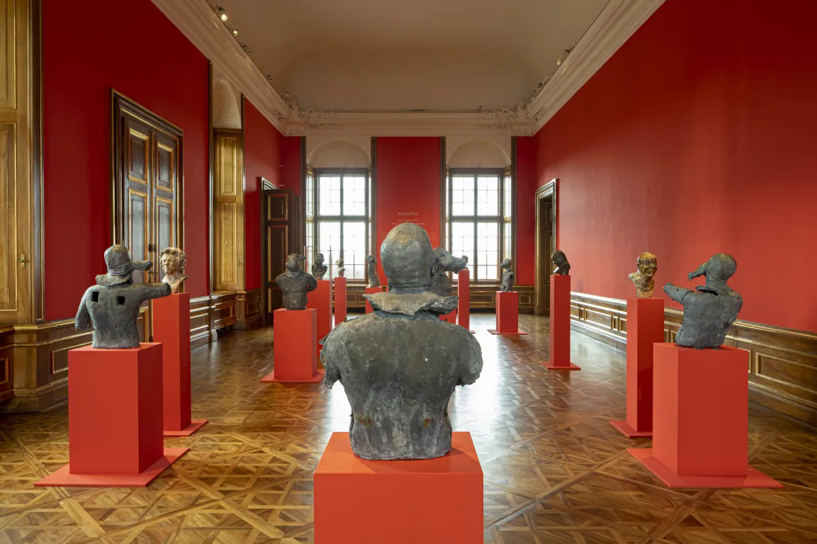 Ausstellungsansichten "FACE TO FACE. Marc Quinn meets Franz Xaver Messerschmidt"