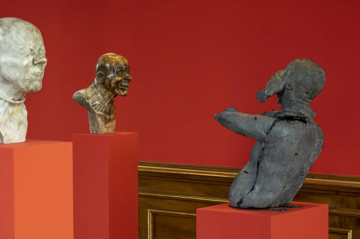 Ausstellungsansichten "FACE TO FACE. Marc Quinn meets Franz Xaver Messerschmidt"
