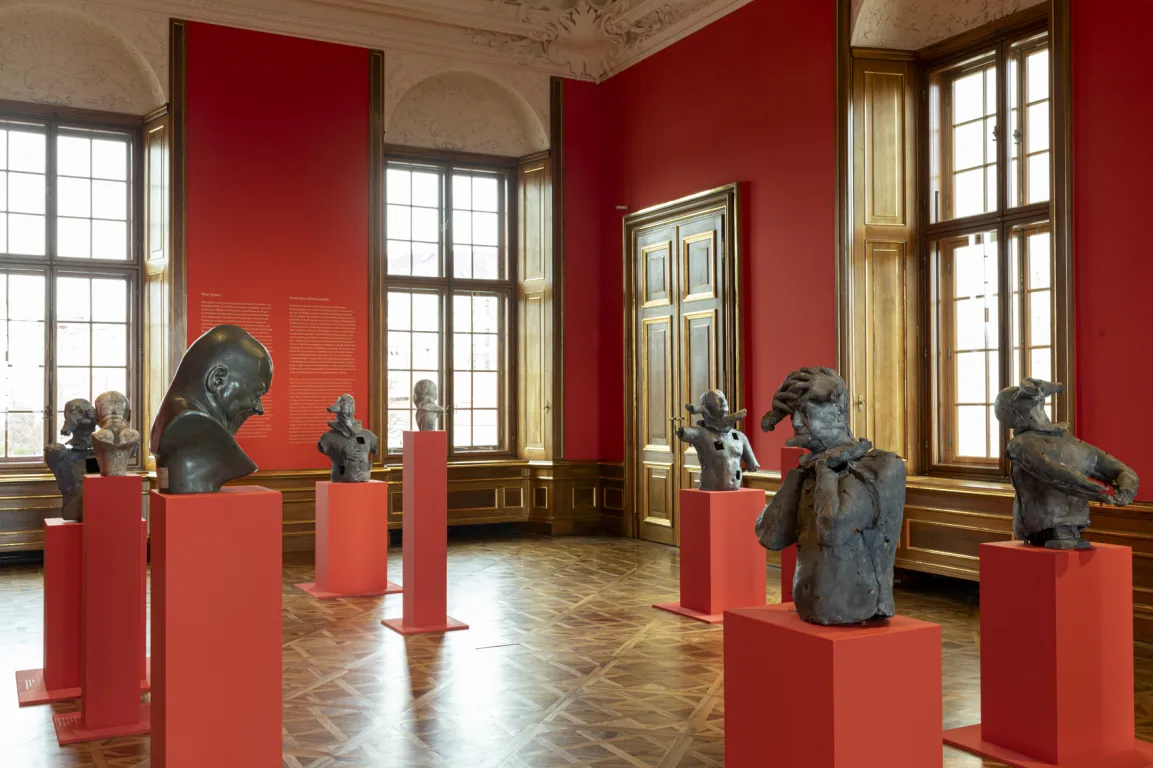 Ausstellungsansichten "FACE TO FACE. Marc Quinn meets Franz Xaver Messerschmidt"
