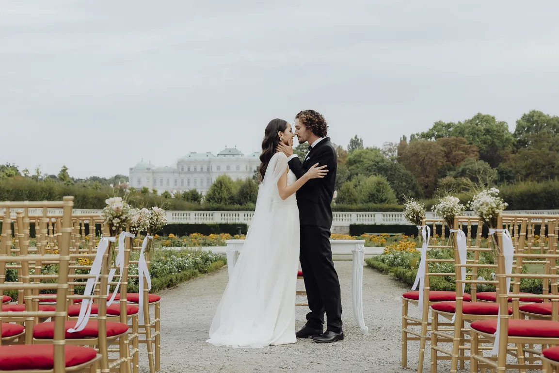 Wedding couple in the privy garden