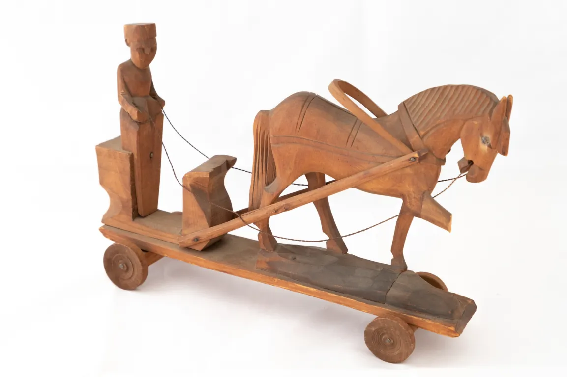 wooden toy carriage