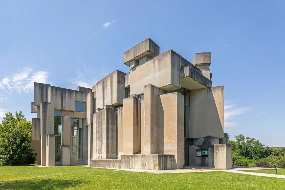 Kirche Zur Heiligsten Dreifaltigkeit auf dem Georgenberg in Wien-Mauer
