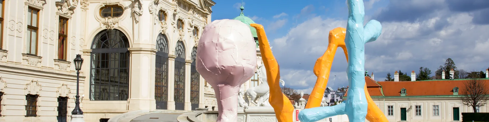 Aluminium lackiert, in drei Teilen  300 x 125 x 125 cm (rosa), 370 x 500 x 250 cm (orange), 510 x 270 x 200 cm (blau)  Courtesy Franz West Privatstiftung